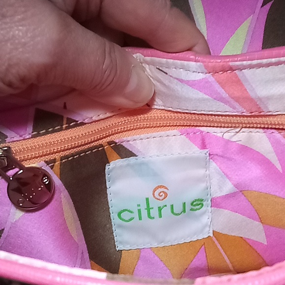 Citrus handbag 10.5"wide and 7" tall not including handles. Bright pink/leopard - Picture 6 of 8